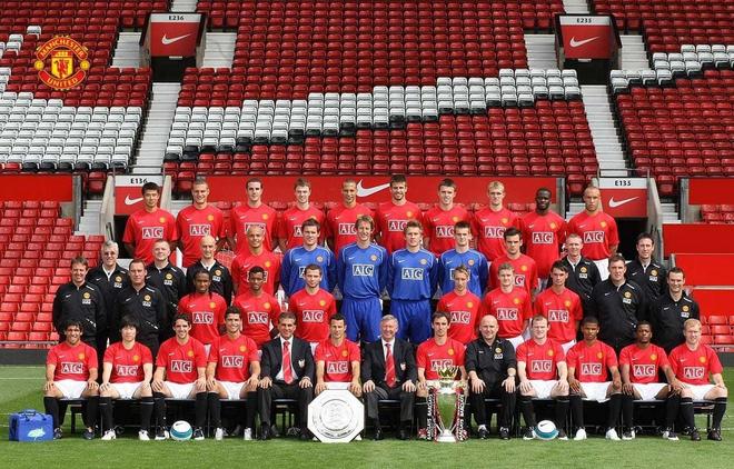 西班牙足协宣传反家暴：面对家庭暴力，直接出示红牌（西班牙足协发起反家暴倡议：对家庭暴力亮出红牌）