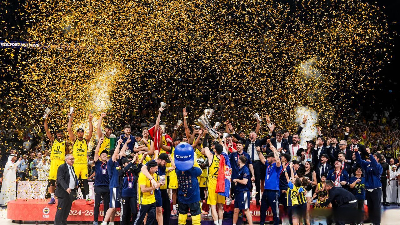 挪威后卫：中场休息时哈兰德让我们多传中，最后奏效了（挪威后卫透露：中场休息哈兰德要求加强传中，最终见效）