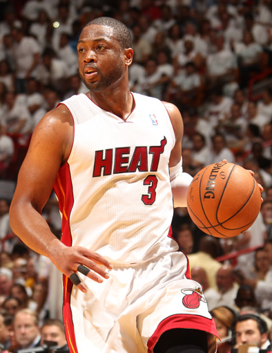 球衣颜色相近？当值主裁把维罗纳与乌迪内斯搞混了（球衣撞色惹祸？当值主裁把维罗纳误认成乌迪内斯）