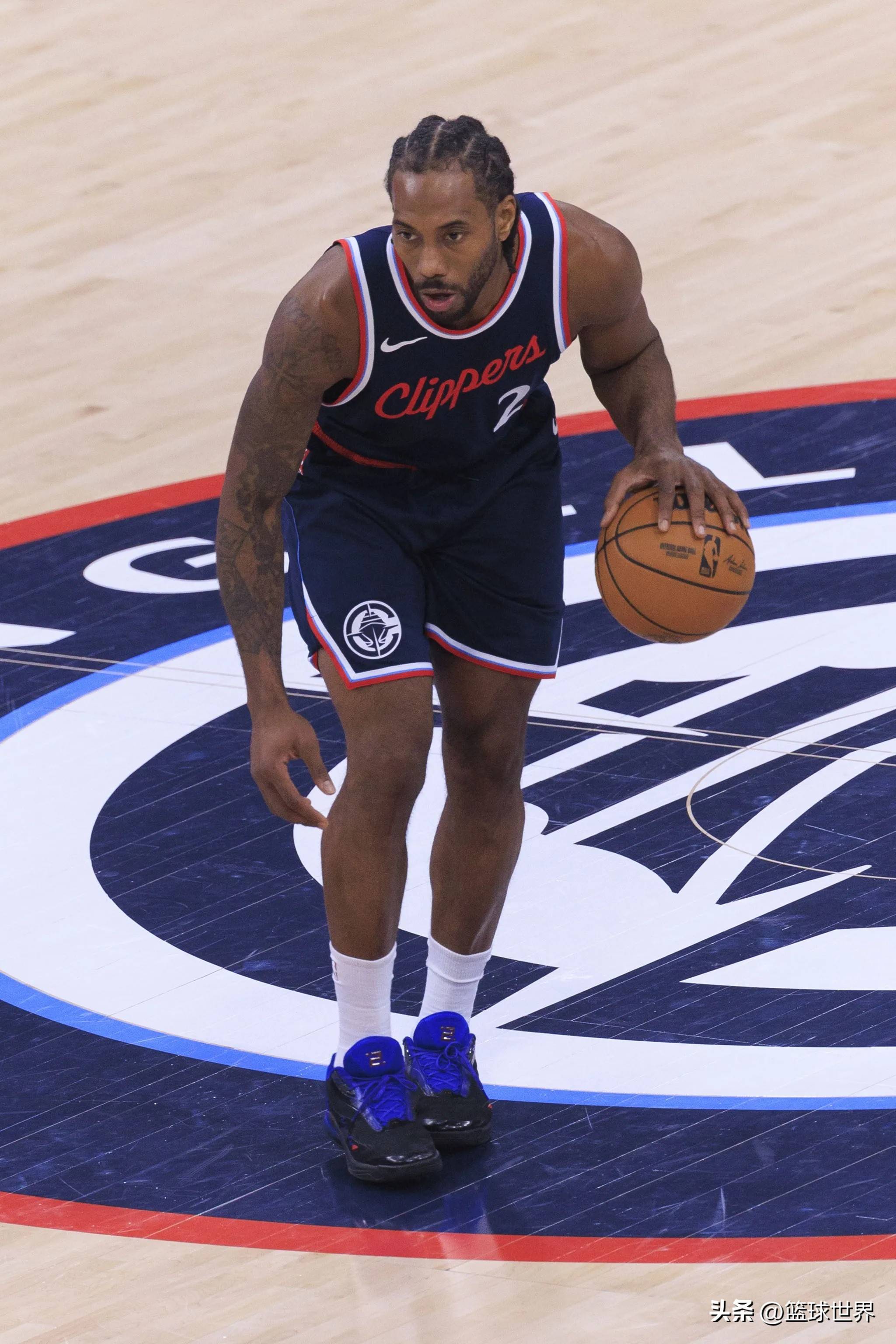 阿斯：拜仁加紧与于帕梅卡诺续约谈判，皇马考虑科纳特为备选（阿斯报：拜仁加快与于帕梅卡诺续约谈判，皇马将科纳特视作备选）