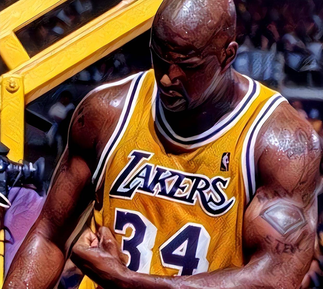 效率恐怖！亚历山大场均34分钟得到33分，仅1.7次失误（效率惊人！亚历山大34分钟轰下33分，场均仅1.7次失误）