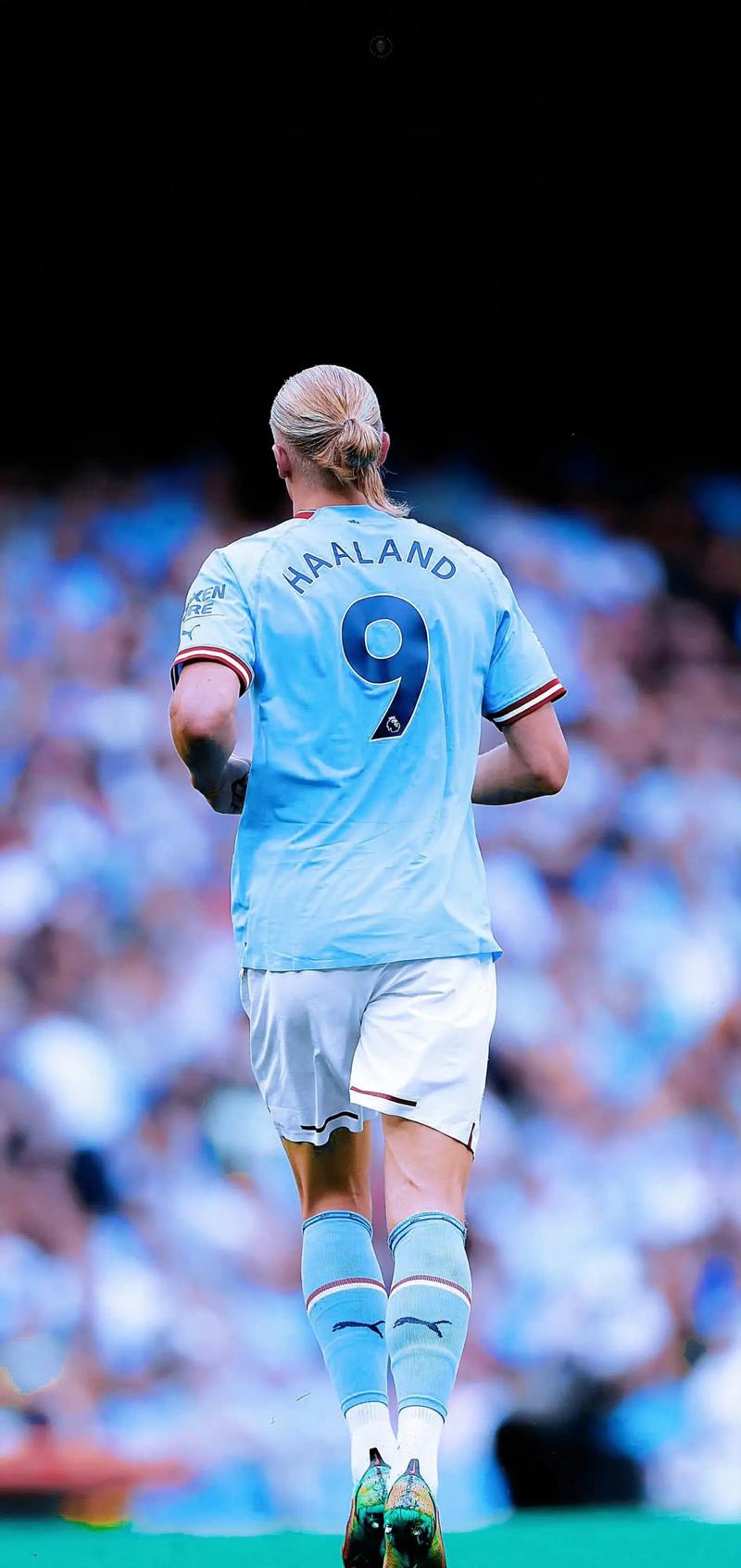 就在今天，12月8日凌晨！中超传来了青岛西海岸、武汉三镇和海港的新消息（12月8日凌晨，中超最新消息：青岛西海岸、武汉三镇与海港传来新动向）