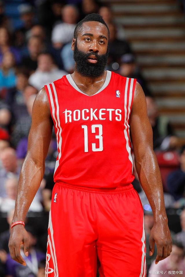 海港战武里南联海报：以物理试卷为背景，解“南”题（海港迎战武里南联海报：物理试卷背景，攻克“南”题）