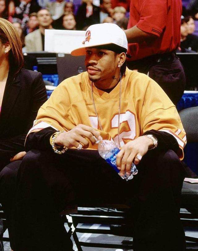 卡萨诺盛赞劳塔罗：他已经4年没去休假了，批评他的人真无知（卡萨诺力挺劳塔罗：四年未休假，批评他的人太无知）