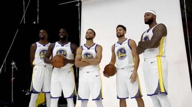 国王杯十六强战揭晓：塔拉韦拉迎战皇马，瓜达拉哈拉对阵巴萨（国王杯16强对阵出炉：塔拉韦拉对阵皇马，瓜达拉哈拉挑战巴萨）