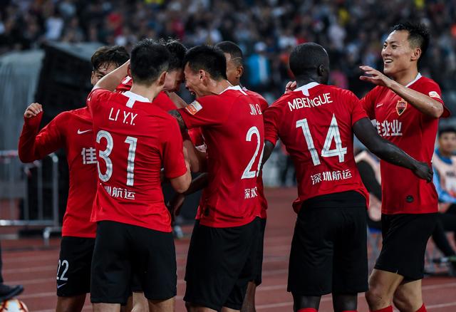 玉昆外援奥斯卡在老家开车时车辆突然起火，好在人没事（玉昆外援奥斯卡老家驾车突发起火，所幸人平安无恙）