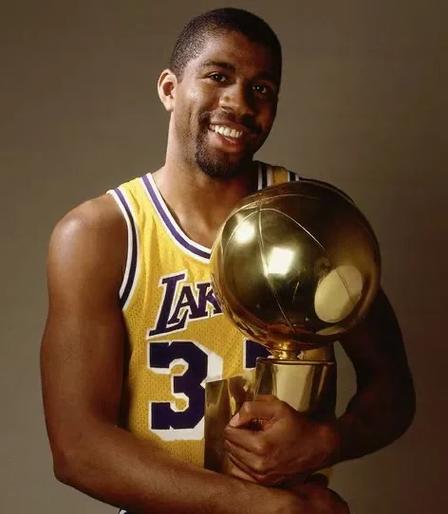 迪米特列夫斯基：瓦伦上赛季卡我出场数，少上一场少付30万（迪米特列夫斯基：瓦伦上季人为控制我出场，少一场就少付30万）