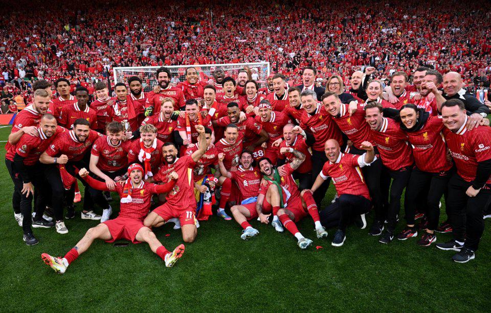 他用扣篮点燃全场（一记暴扣引爆全场）